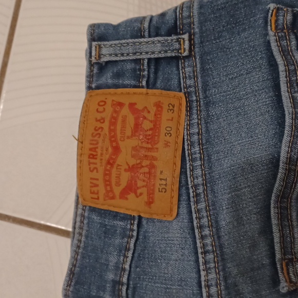 4/$60 Faded Levi Jeans - Size W30 L32 - Picture 2 of 8